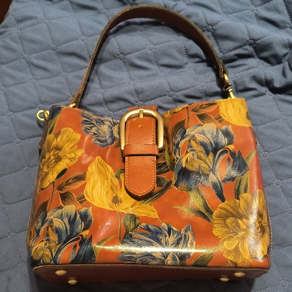 Patricia Nash Handbags - NEW Without Tags Patricia Nash Enlightened Garden Irving Leather Bucket Bag